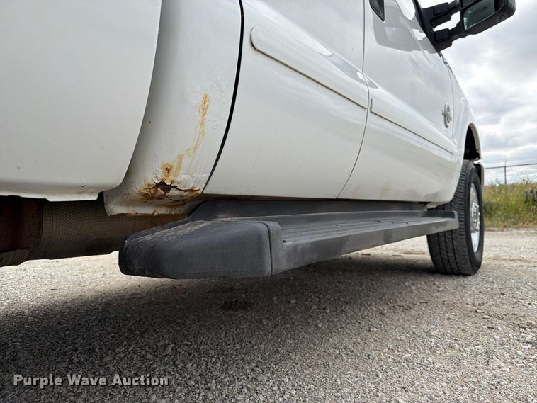 image for item FP3116 2011 Ford F250 Super Duty Ext. Cab pickup truck