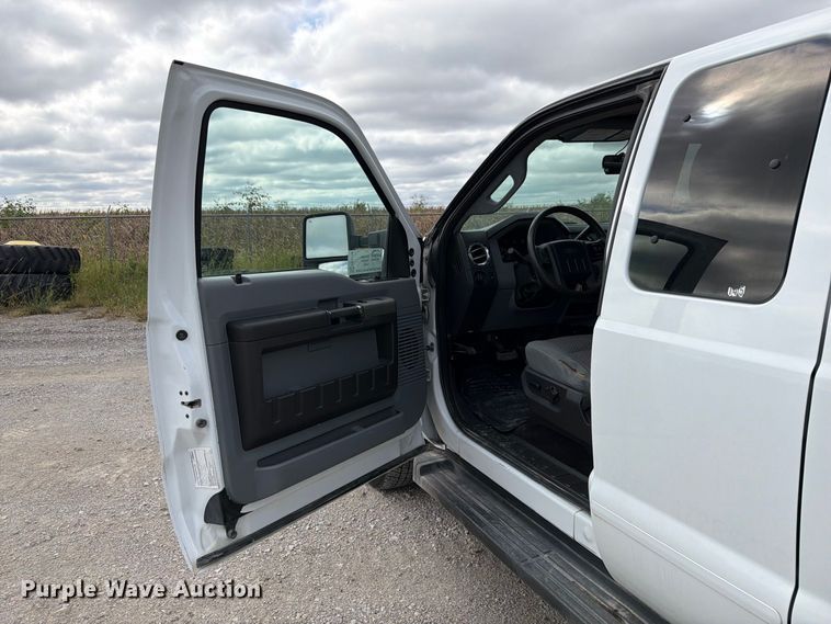 image for item FP3116 2011 Ford F250 Super Duty Ext. Cab pickup truck