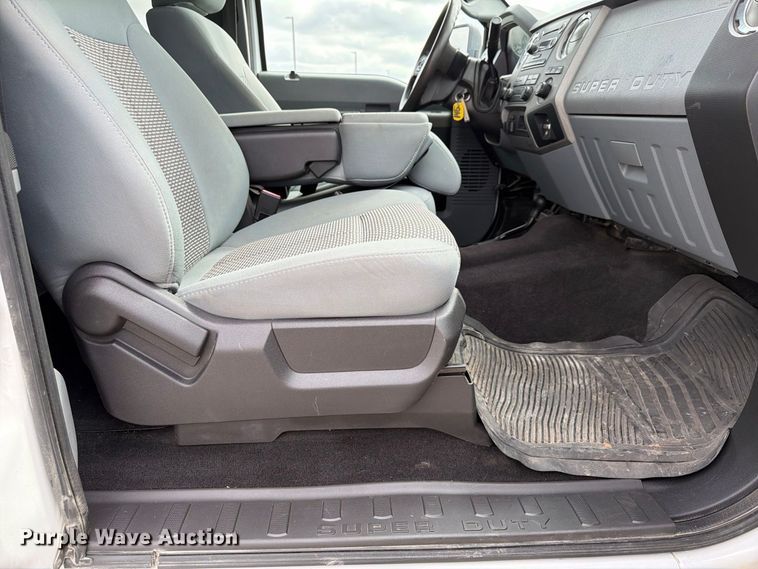 image for item FP3116 2011 Ford F250 Super Duty Ext. Cab pickup truck