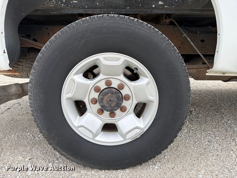 image for item FP3116 2011 Ford F250 Super Duty Ext. Cab pickup truck