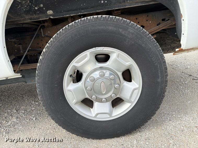 image for item FP3116 2011 Ford F250 Super Duty Ext. Cab pickup truck