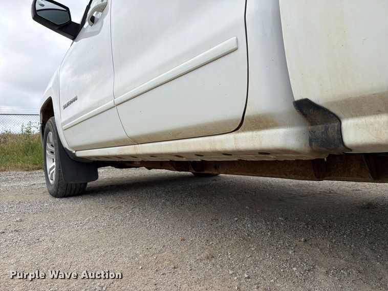 image for item FP3117 2018 Chevrolet Silverado 1500 Crew Cab pickup truck