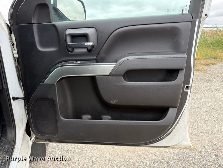 image for item FP3117 2018 Chevrolet Silverado 1500 Crew Cab pickup truck
