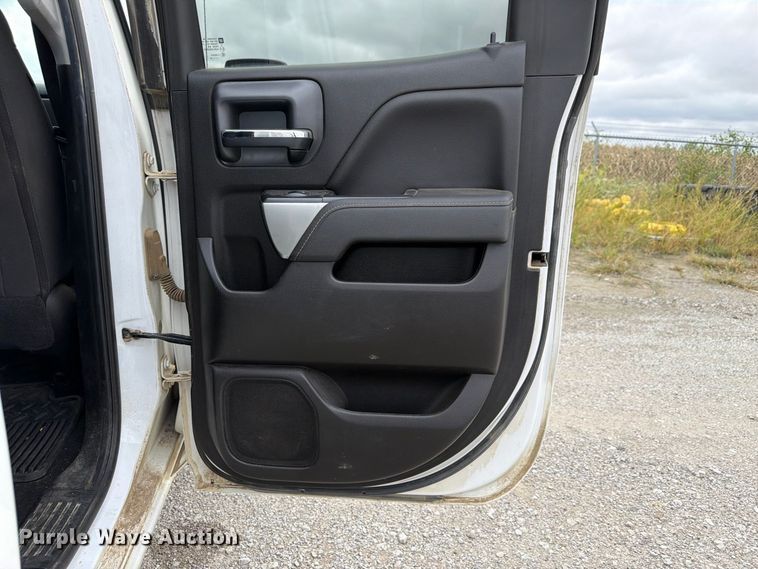 image for item FP3117 2018 Chevrolet Silverado 1500 Crew Cab pickup truck