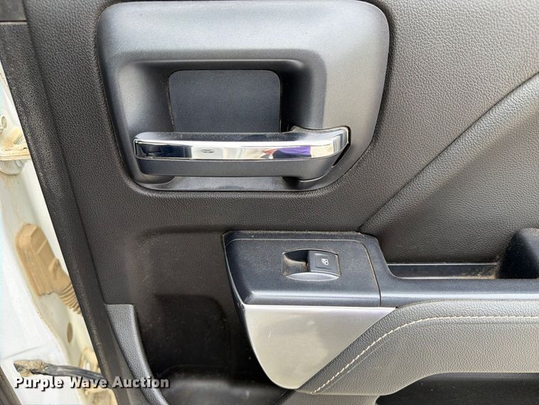 image for item FP3117 2018 Chevrolet Silverado 1500 Crew Cab pickup truck