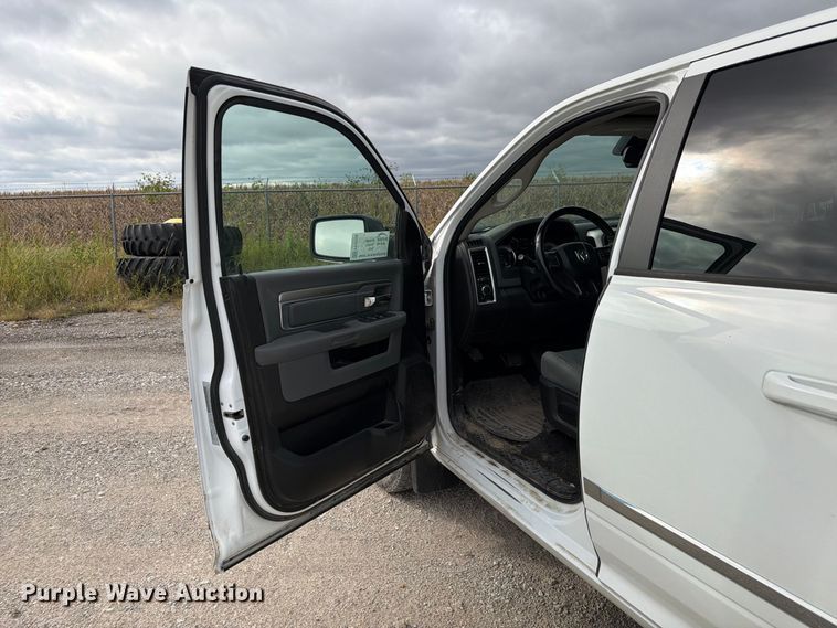 image for item FP3118 2019 RAM 1500 Crew Cab pickup truck