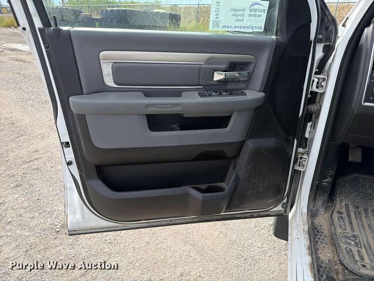 image for item FP3118 2019 RAM 1500 Crew Cab pickup truck