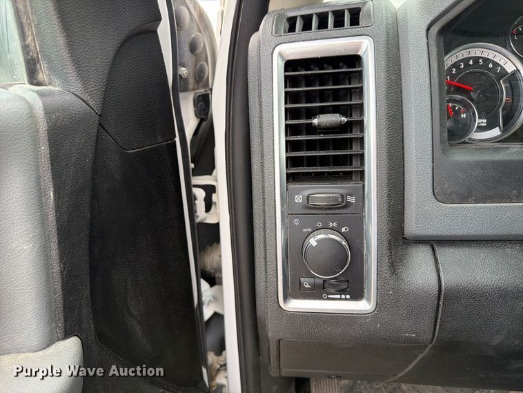 image for item FP3118 2019 RAM 1500 Crew Cab pickup truck