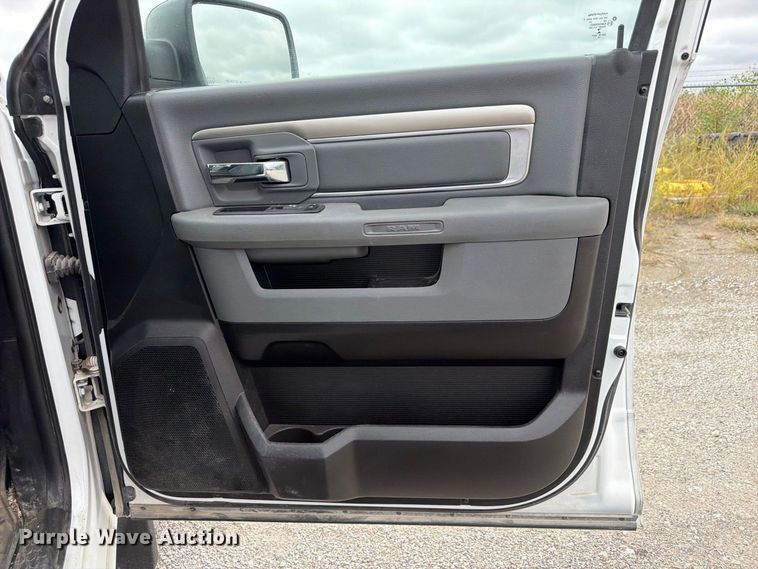image for item FP3118 2019 RAM 1500 Crew Cab pickup truck