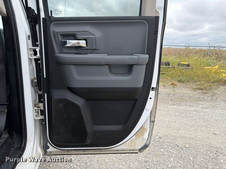 image for item FP3118 2019 RAM 1500 Crew Cab pickup truck