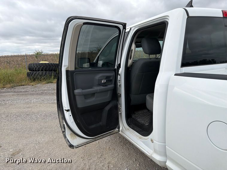 image for item FP3118 2019 RAM 1500 Crew Cab pickup truck