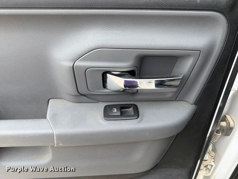 image for item FP3118 2019 RAM 1500 Crew Cab pickup truck