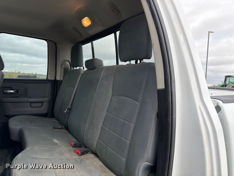 image for item FP3118 2019 RAM 1500 Crew Cab pickup truck