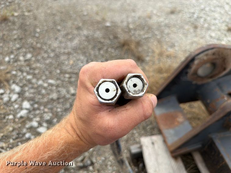 image for item FP3119 Dymax wheel loader hydraulic quick coupler