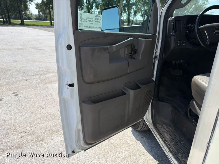 image for item FP4060 2018 Chevrolet Express 3500 delivery van