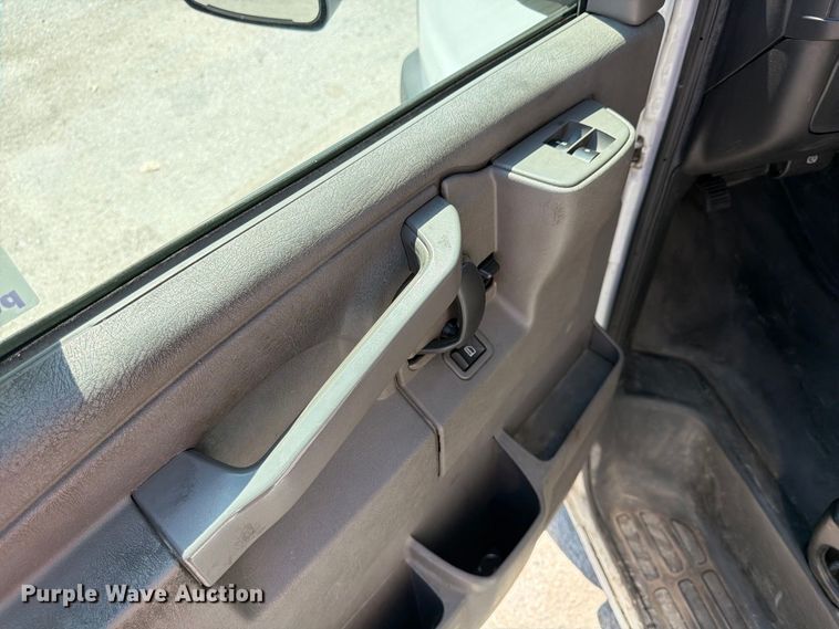 image for item FP4060 2018 Chevrolet Express 3500 delivery van
