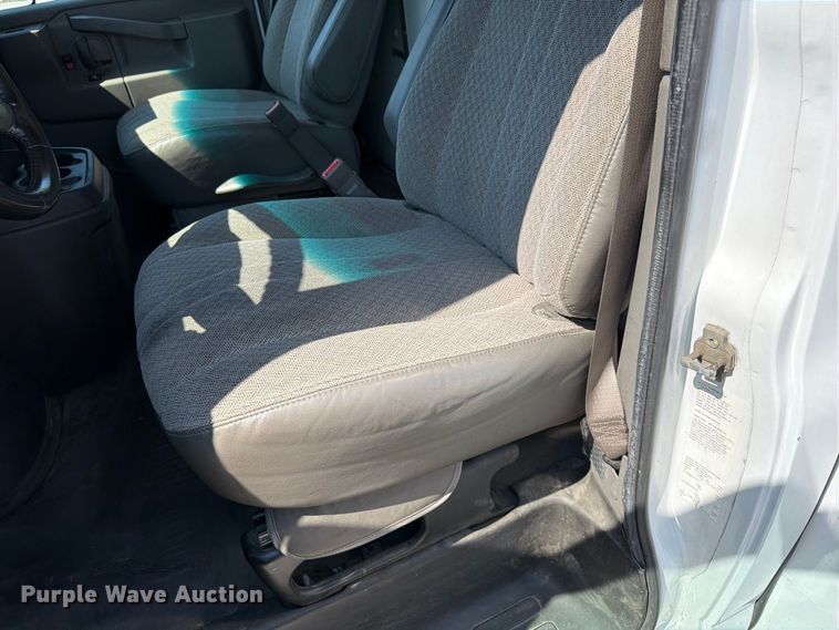image for item FP4060 2018 Chevrolet Express 3500 delivery van