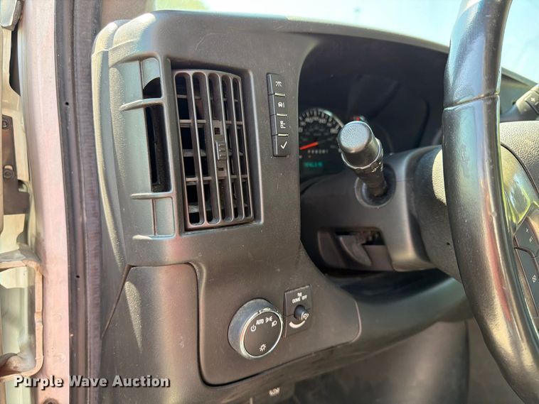 image for item FP4060 2018 Chevrolet Express 3500 delivery van