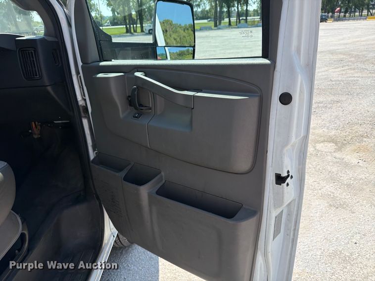 image for item FP4060 2018 Chevrolet Express 3500 delivery van