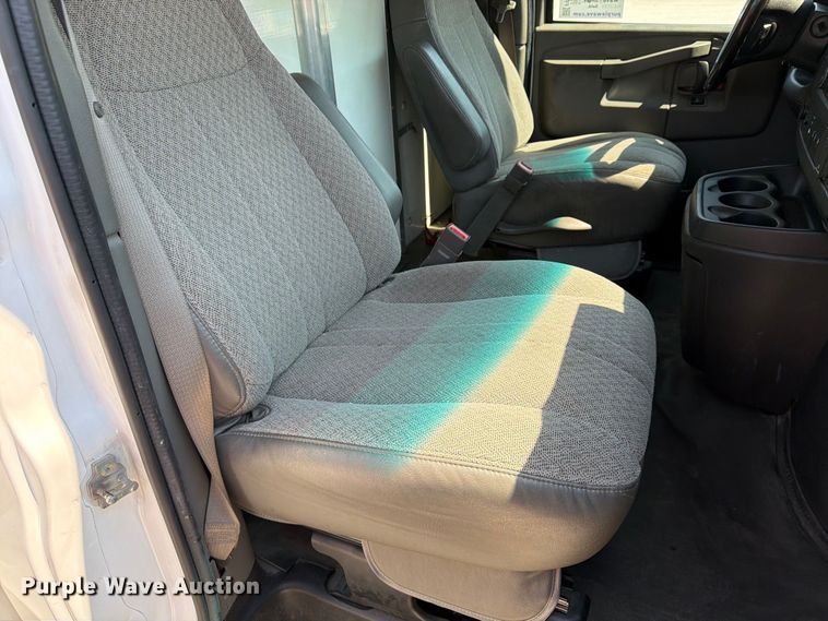image for item FP4060 2018 Chevrolet Express 3500 delivery van