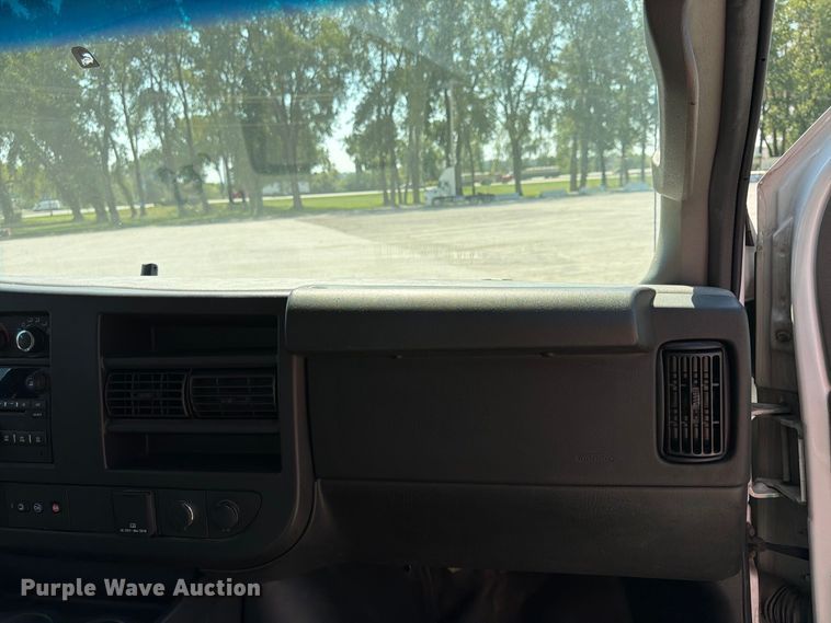 image for item FP4060 2018 Chevrolet Express 3500 delivery van