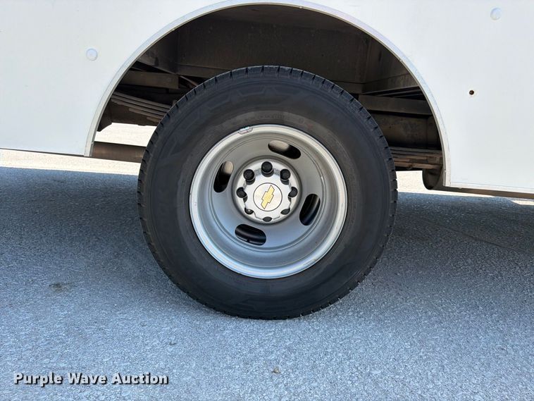 image for item FP4060 2018 Chevrolet Express 3500 delivery van