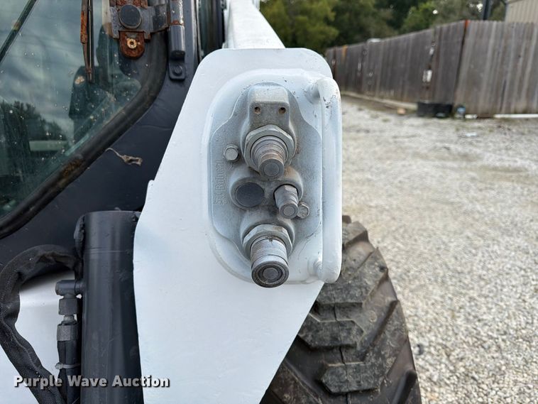 image for item FP4061 2018 Bobcat S550 skid steer loader