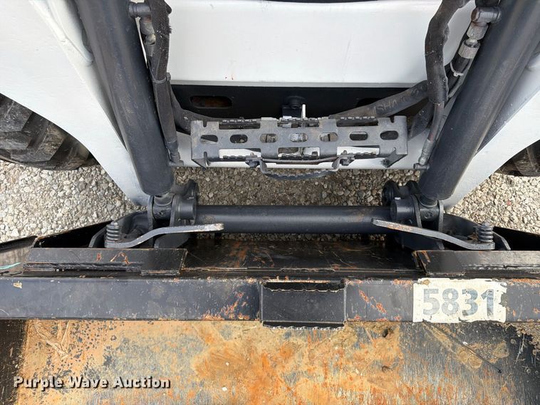 image for item FP4061 2018 Bobcat S550 skid steer loader