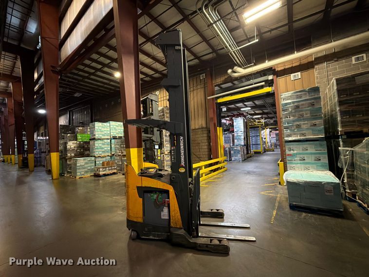 image for item FT3015 Jungheinrich ETR345 reach truck