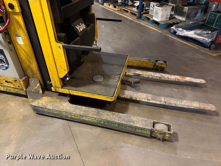 image for item FT3016 Yale SS030BFN24TE155 reach truck