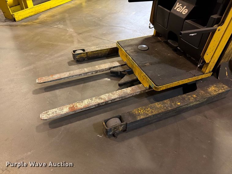image for item FT3016 Yale SS030BFN24TE155 reach truck