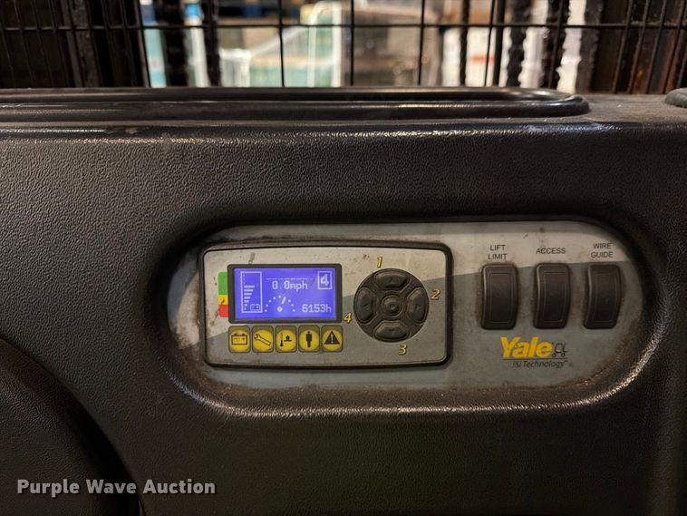 image for item FT3016 Yale SS030BFN24TE155 reach truck