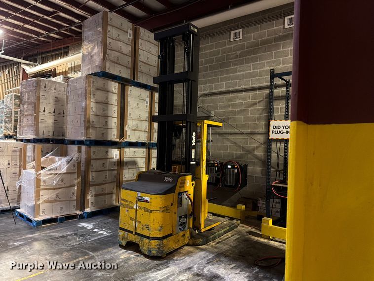 Yale SS030BFN24TE155 reach truck