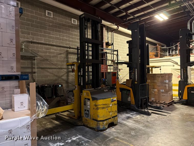 image for item FT3017 Yale SS030BFN24TE155 reach truck