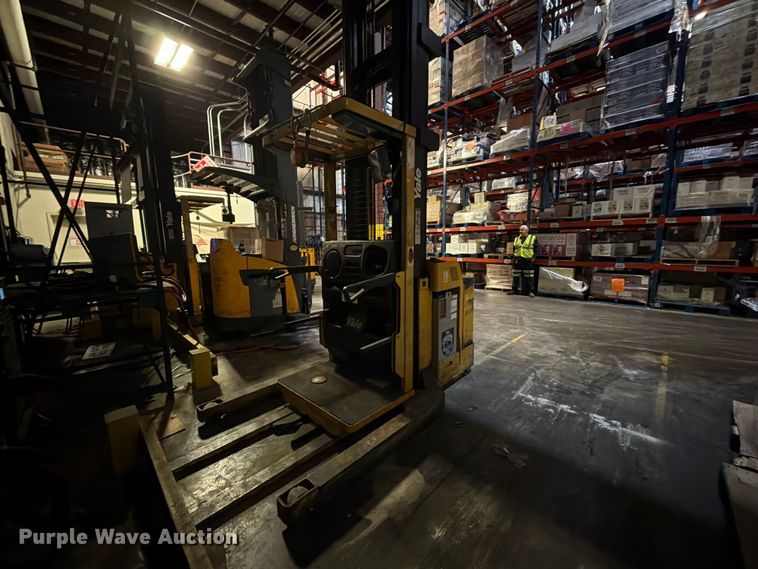 image for item FT3017 Yale SS030BFN24TE155 reach truck