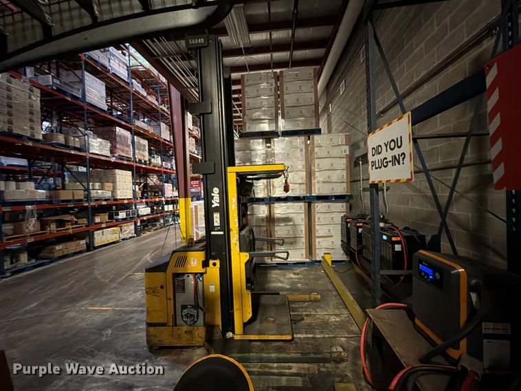 image for item FT3017 Yale SS030BFN24TE155 reach truck