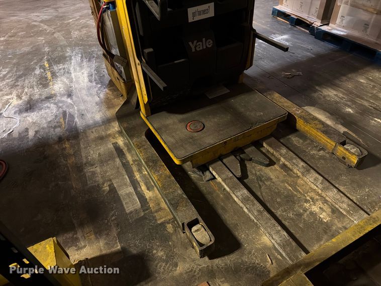 image for item FT3017 Yale SS030BFN24TE155 reach truck