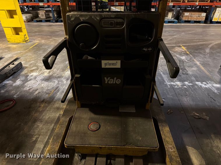 image for item FT3017 Yale SS030BFN24TE155 reach truck