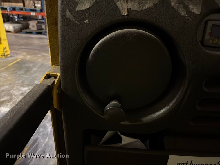 image for item FT3017 Yale SS030BFN24TE155 reach truck