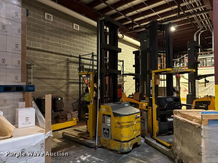 image for item FT3017 Yale SS030BFN24TE155 reach truck