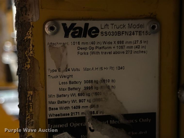 image for item FT3017 Yale SS030BFN24TE155 reach truck