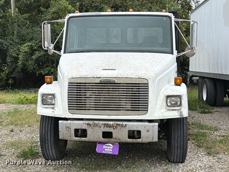 image for item FT6304 2000 Freightliner FL70 flatbed truck