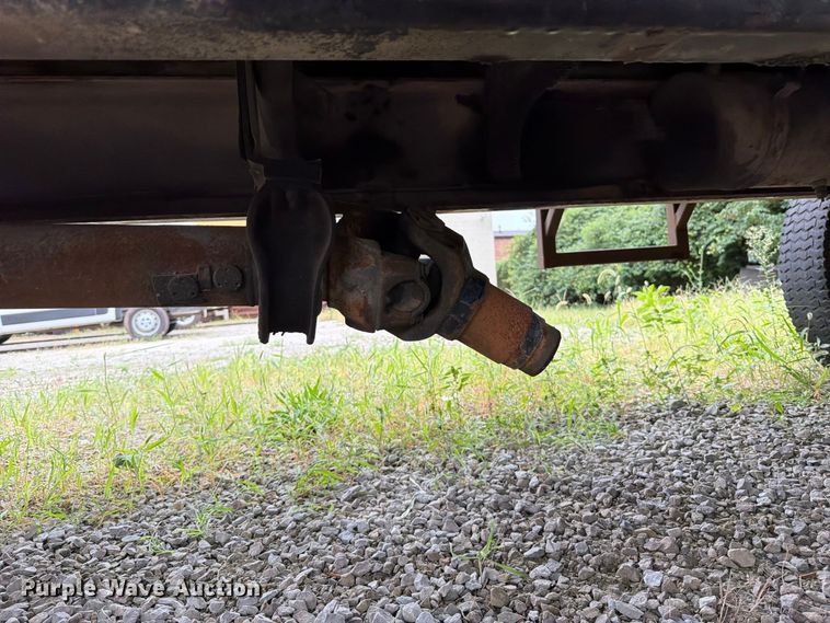 image for item FT6304 2000 Freightliner FL70 flatbed truck