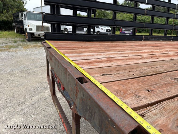 image for item FT6305 2000 Freightliner FL70 flatbed truck