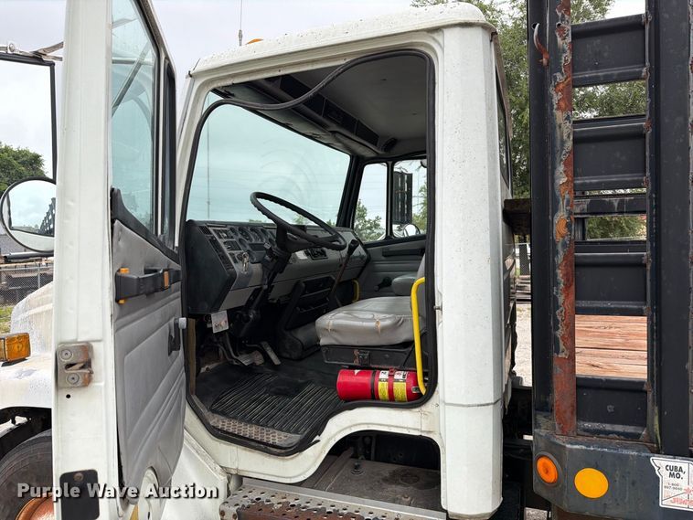 image for item FT6305 2000 Freightliner FL70 flatbed truck