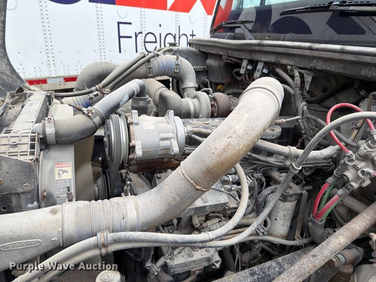 image for item FT6305 2000 Freightliner FL70 flatbed truck