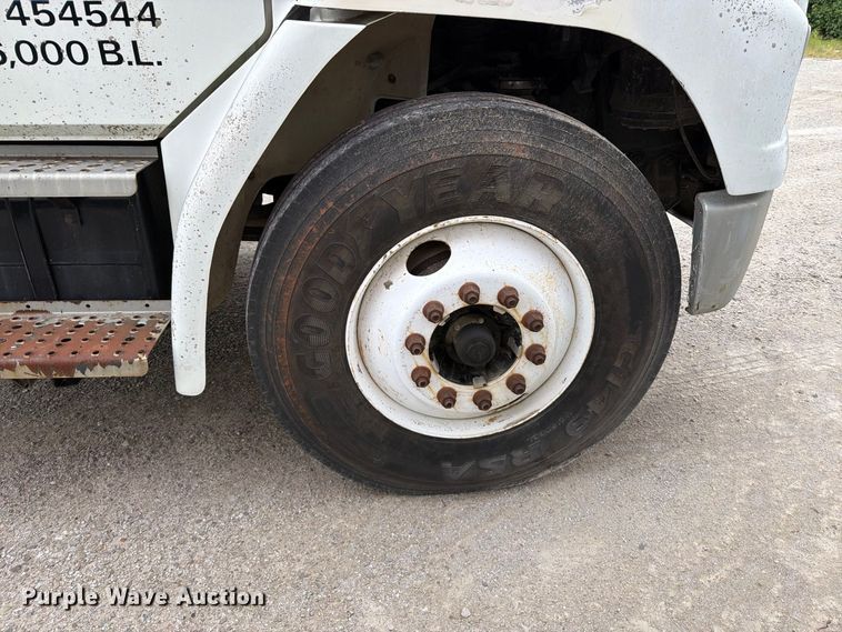image for item FT6305 2000 Freightliner FL70 flatbed truck