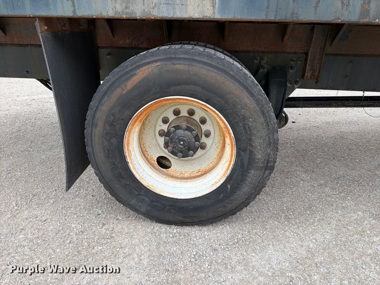 image for item FT6305 2000 Freightliner FL70 flatbed truck