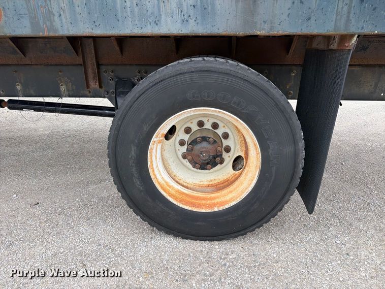 image for item FT6305 2000 Freightliner FL70 flatbed truck
