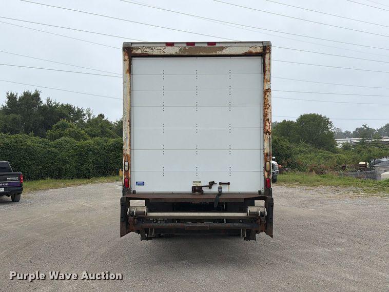 image for item FT6306 2000 Freightliner FL70 box truck